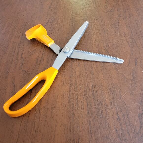Fiskars Pinking Shears Scissors For Right-Handed Users Orange. Made in USA - Picture 5 of 10